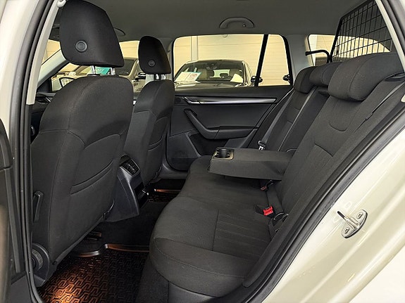 Skoda Octavia 14 of 21
