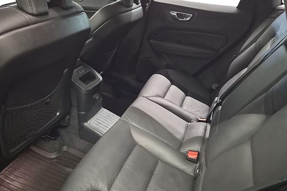 Volvo XC60 19 of 23