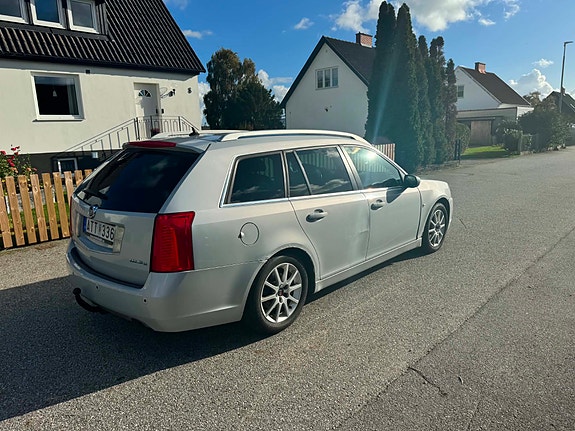 Cadillac BLS 3 of 5