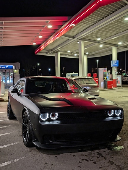 Dodge Challenger 2 of 10