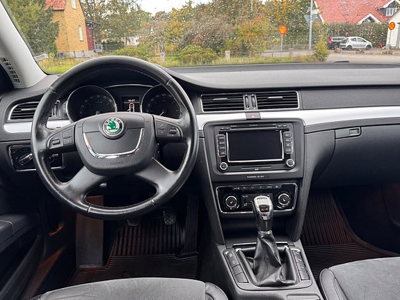 Skoda Superb 10 of 17