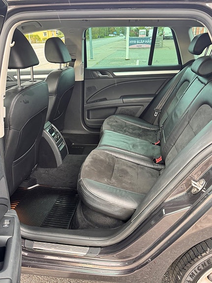Skoda Superb 9 of 17
