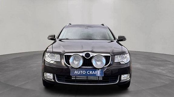 Skoda Superb 2 of 17