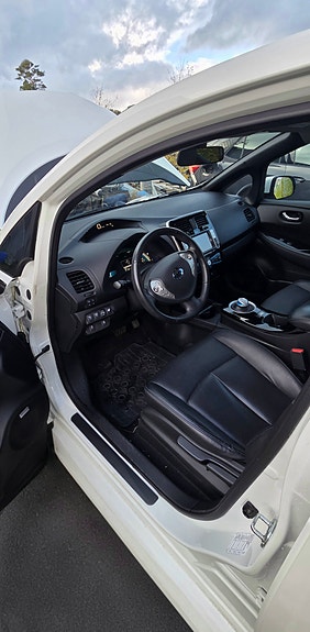 Nissan Leaf 5 of 11