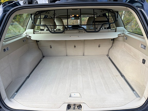 Volvo XC70 15 of 16