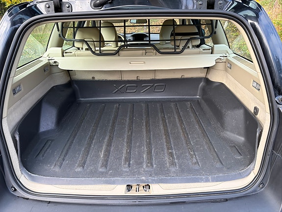 Volvo XC70 16 of 16