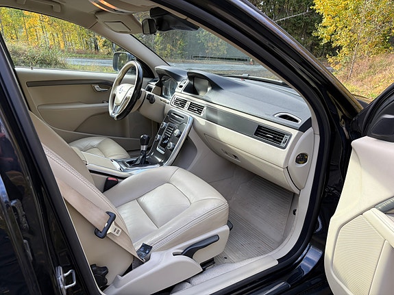 Volvo XC70 7 of 16