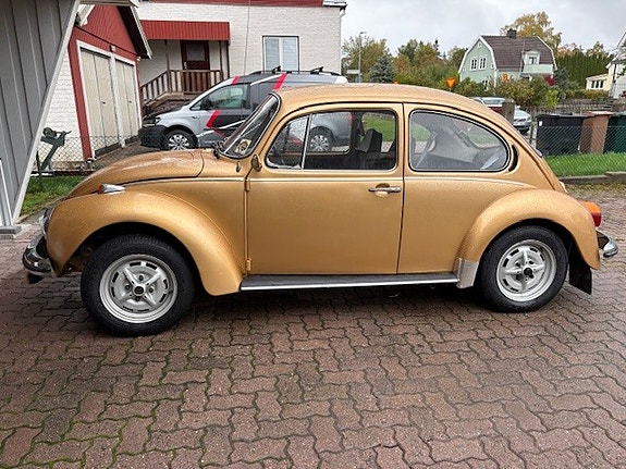 Volkswagen 1303 2 of 12