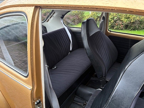 Volkswagen 1303 10 of 12