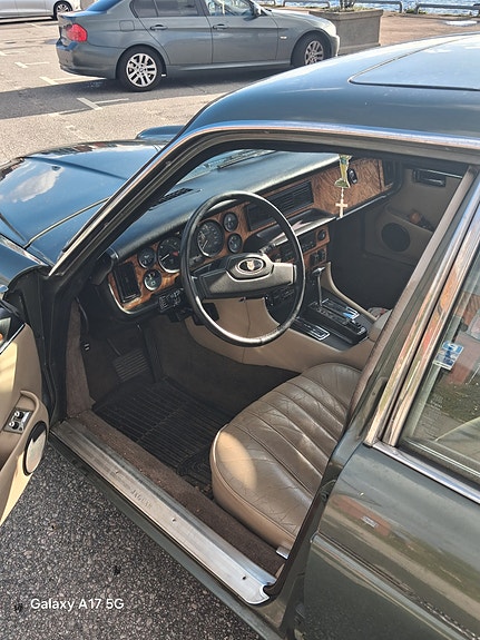 Jaguar XJ6 5 of 6