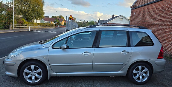 Peugeot 307 2 of 20
