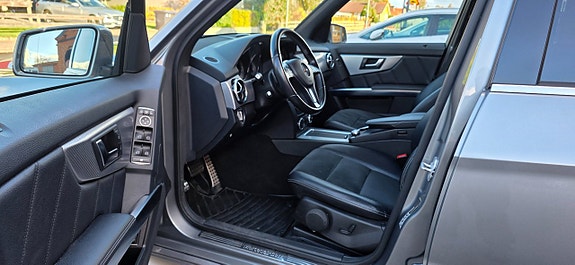 Mercedes-Benz GLK220 14 of 16