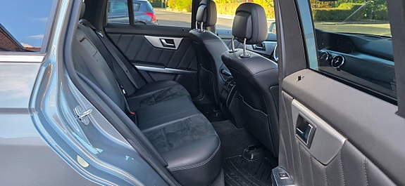 Mercedes-Benz GLK220 10 of 16