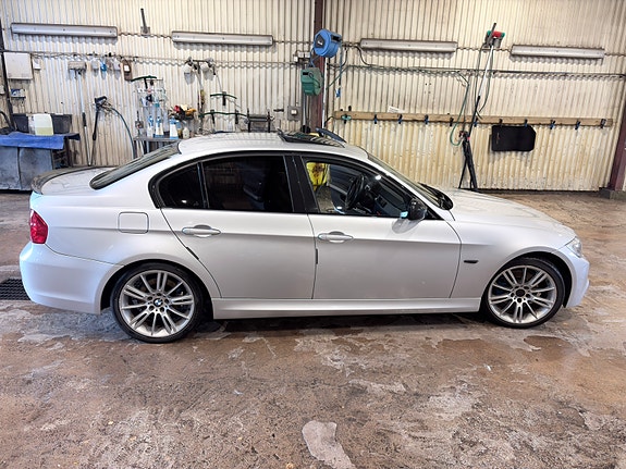 BMW 320d 4 of 15
