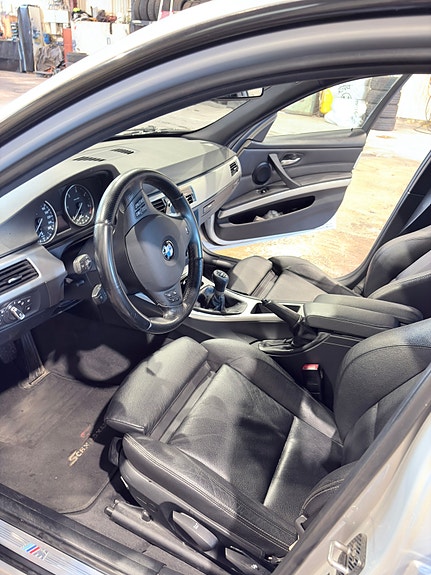 BMW 320d 9 of 15