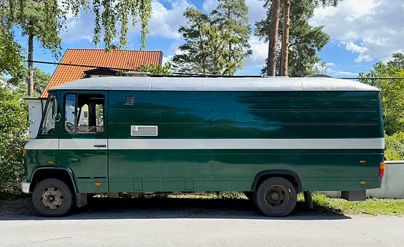 Mercedes-Benz L608D 2 of 7