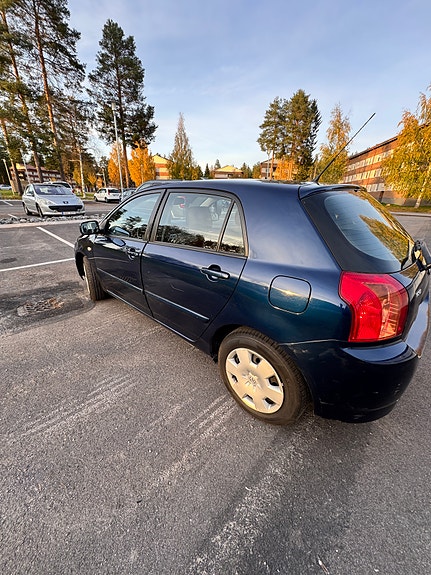 Toyota Corolla 3 of 14