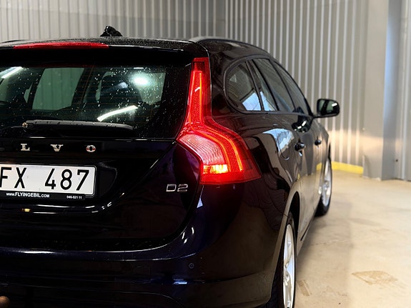 Volvo V60 14 of 21