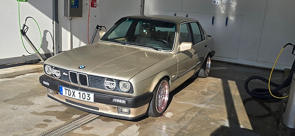 BMW 325e 21 of 30