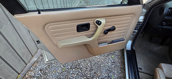 BMW 325e 11 of 30