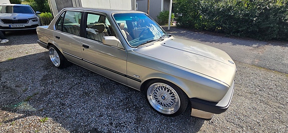 BMW 325e 2 of 30
