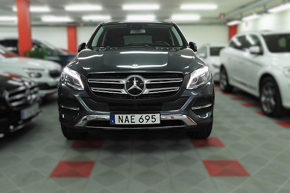 Mercedes-Benz GLE 250 d 3 of 30