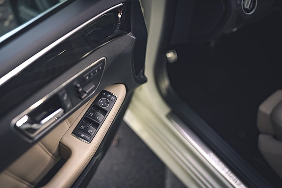 Mercedes-Benz E 250 14 of 30