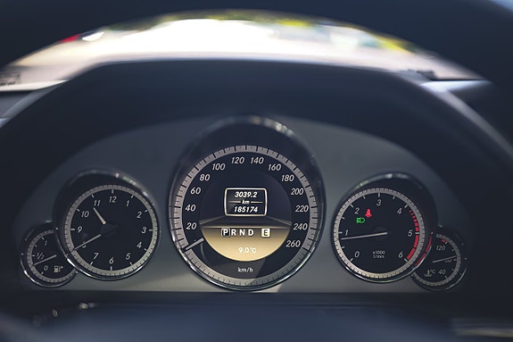 Mercedes-Benz E 250 19 of 30