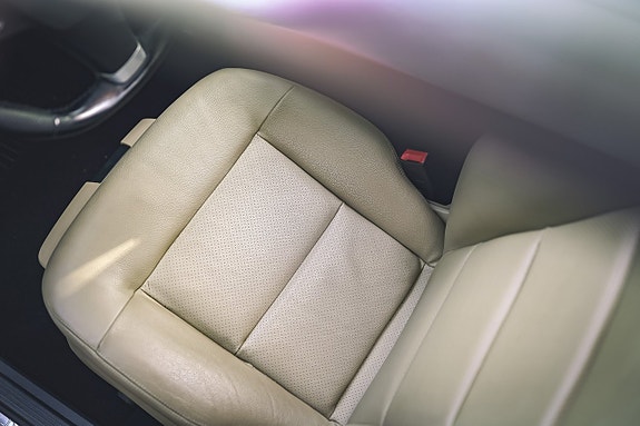 Mercedes-Benz E 250 16 of 30