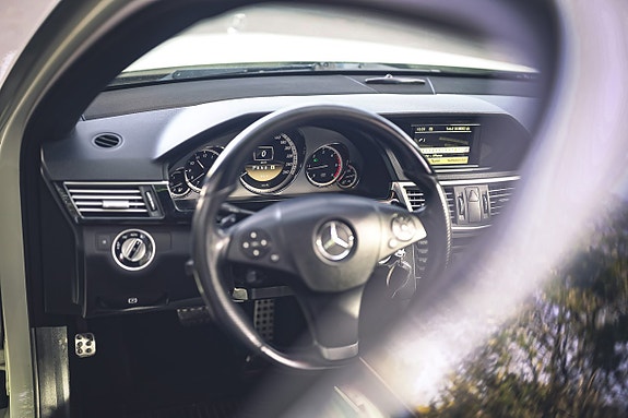 Mercedes-Benz E 250 17 of 30