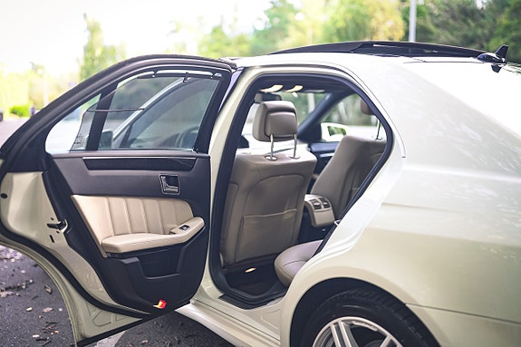 Mercedes-Benz E 250 26 of 30