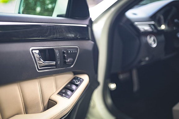 Mercedes-Benz E 250 13 of 30