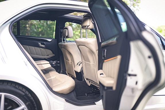 Mercedes-Benz E 250 30 of 30