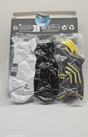 Product image 1 of 3