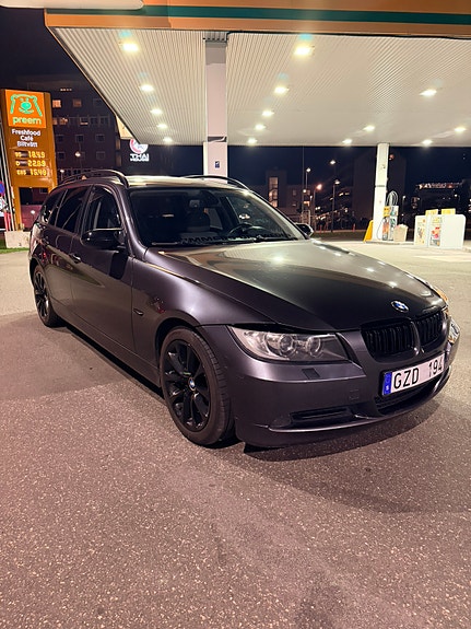 BMW 320d 2 of 8