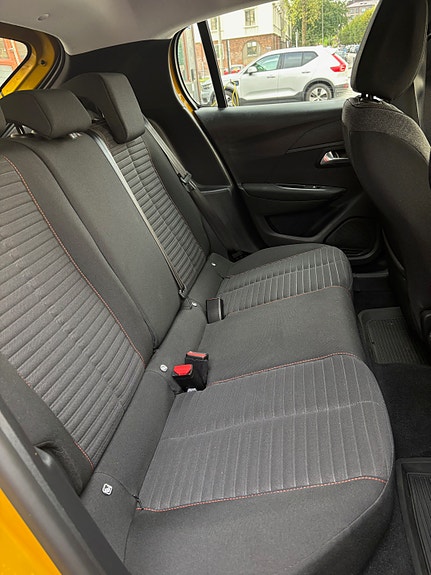 Peugeot e-208 6 of 6
