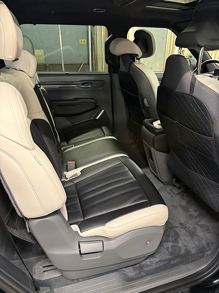 Kia EV9 11 of 16