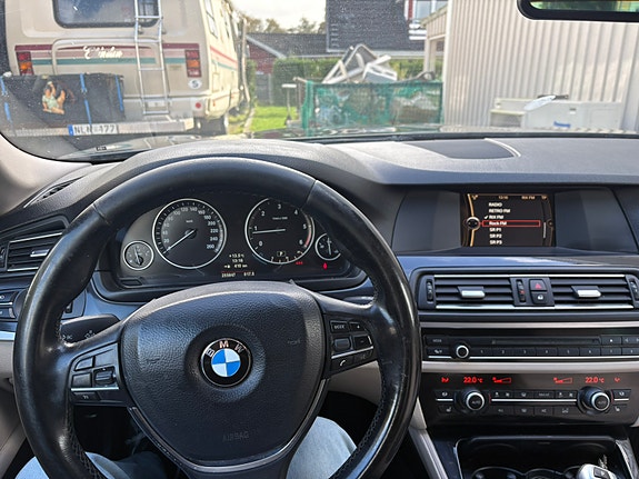 BMW 525d 3 of 6