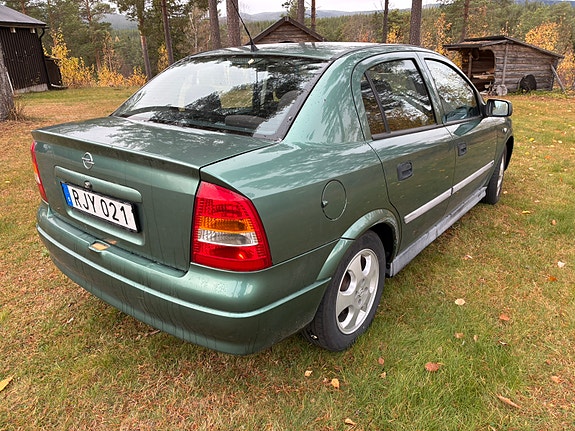Opel Astra 4 of 10