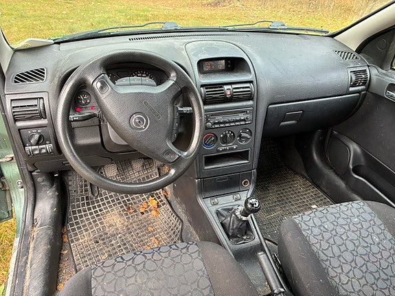 Opel Astra 9 of 10