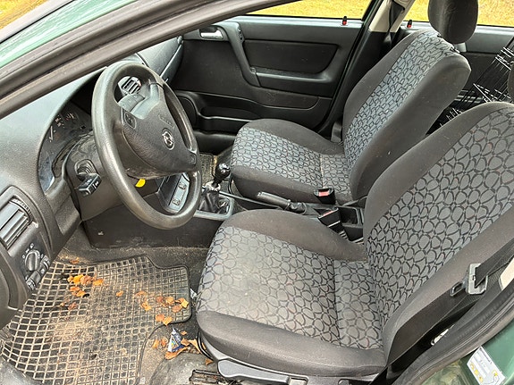 Opel Astra 8 of 10
