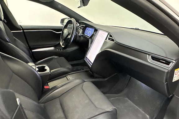 Tesla Model S 4 of 13