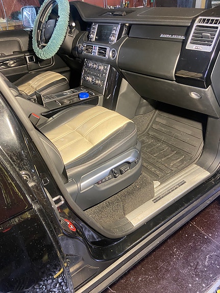 Land Rover Range Rover 3 of 9
