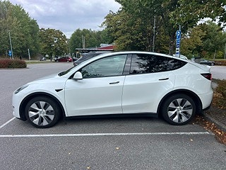 Tesla Model Y 2 of 5