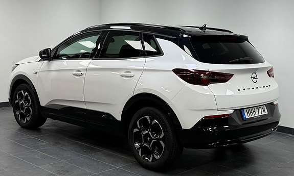 Opel Grandland X 2 of 23