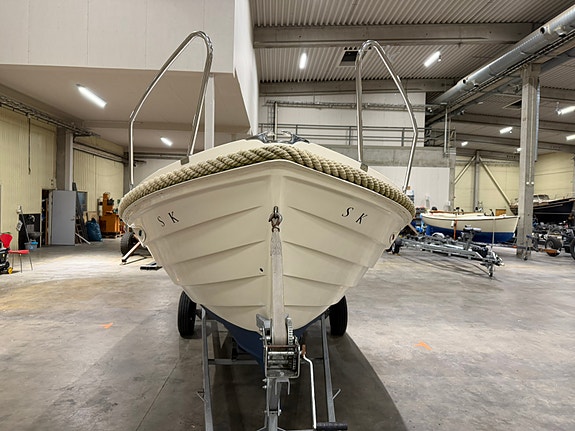 Crescent Allure Electric 20 2015 2 of 20