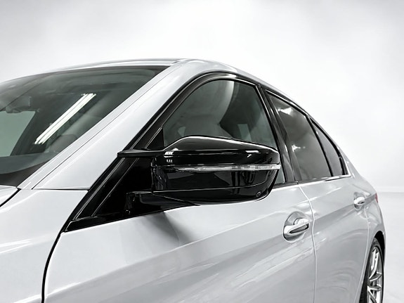 BMW 520d 4 of 30