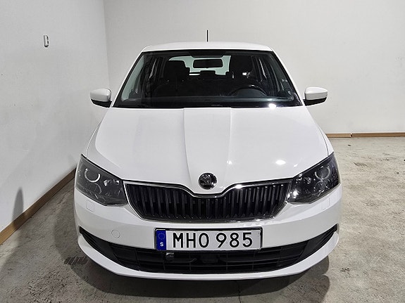 Skoda Fabia 2 of 14