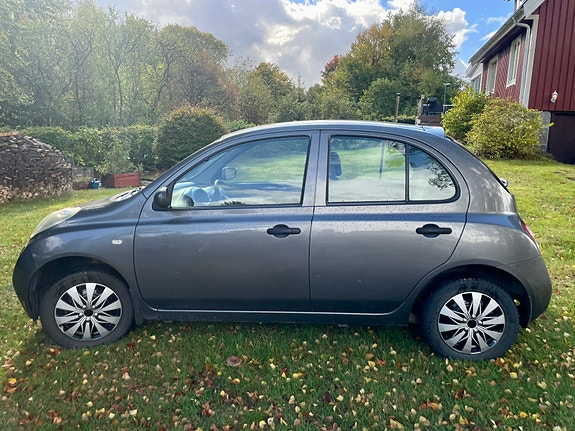 Nissan Micra 2 of 5
