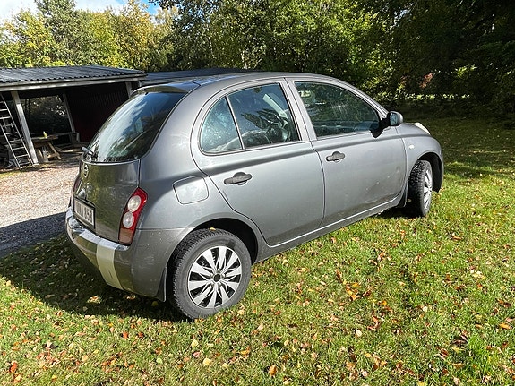 Nissan Micra 3 of 5